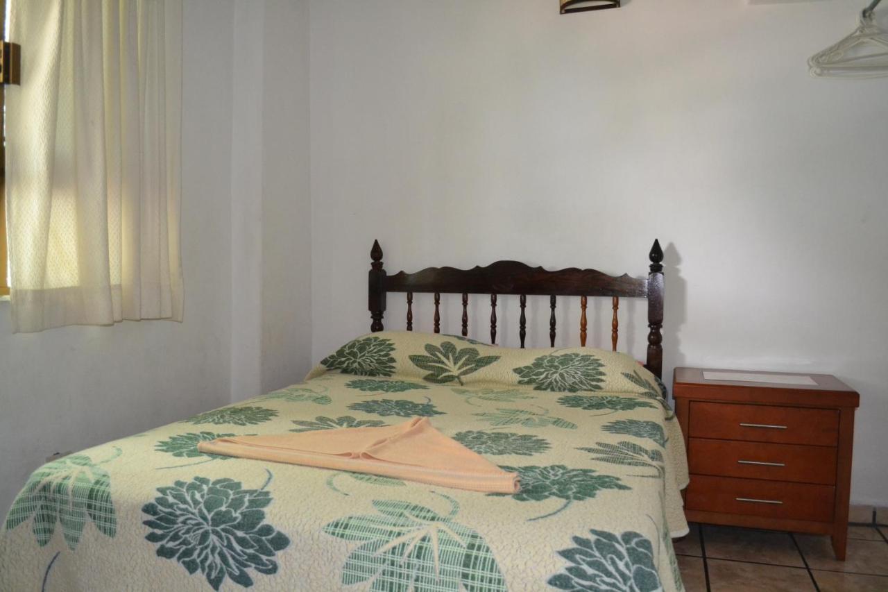 Casa Ana Ruth Hotel บูเซเรียส ภายนอก รูปภาพ
