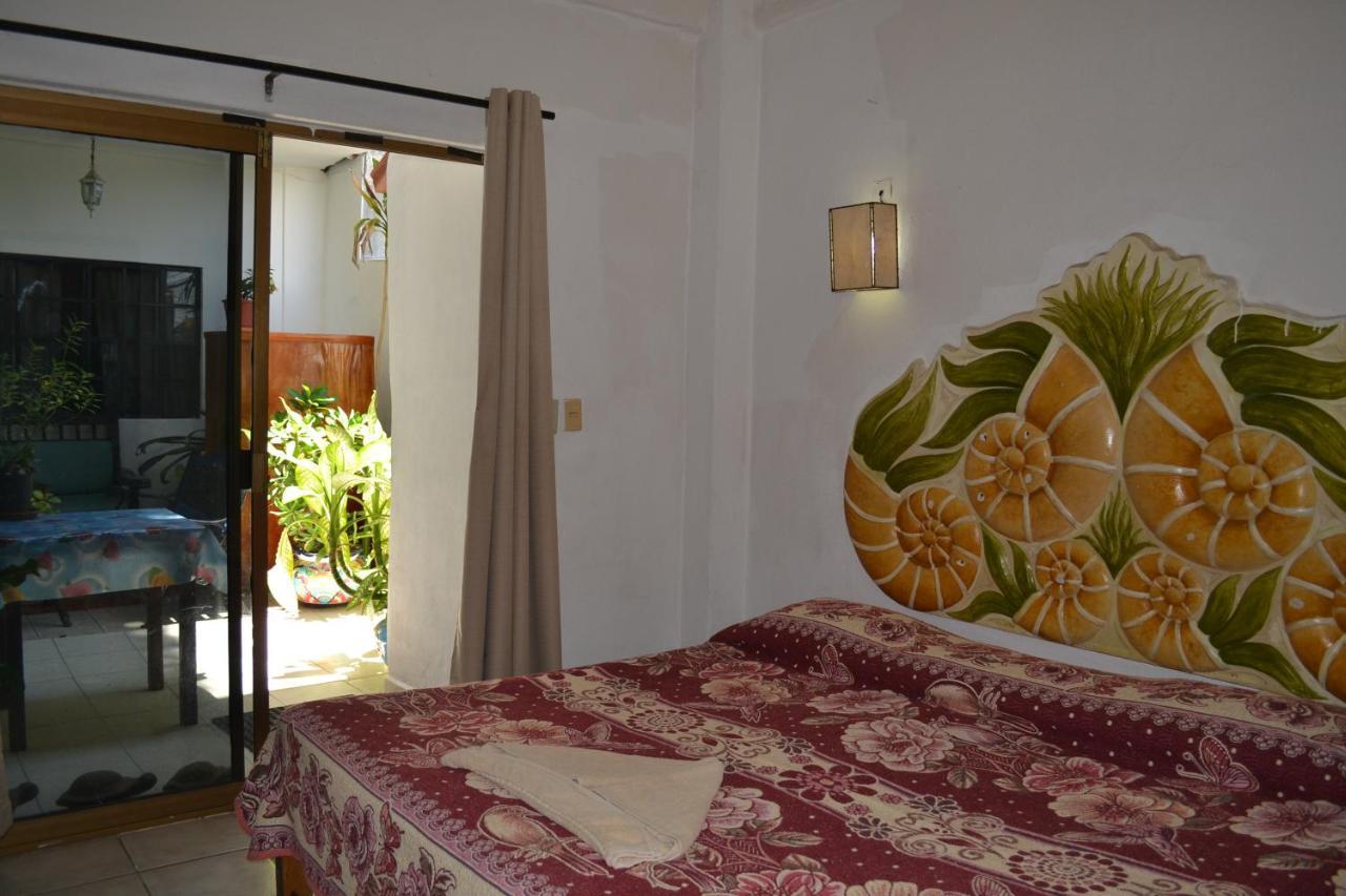Casa Ana Ruth Hotel บูเซเรียส ภายนอก รูปภาพ